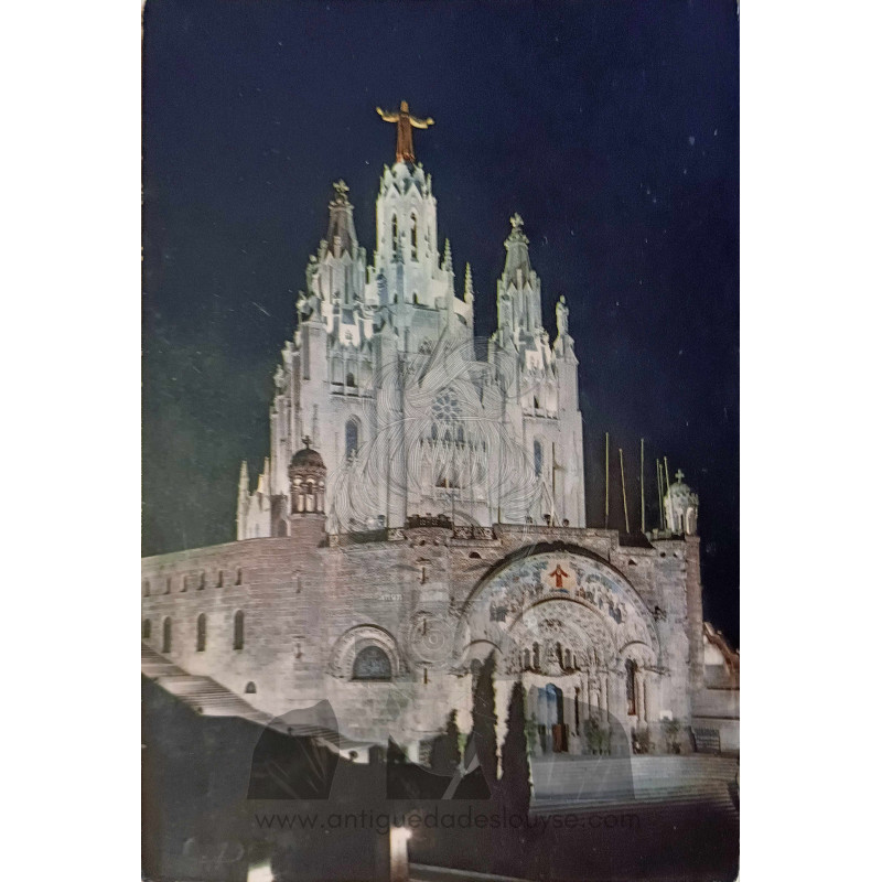 BARCELONA TEMPLO SAGRADO CORAZON DE NOCHE