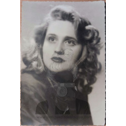 FOTOGRAFÍA MUJER JOVEN.