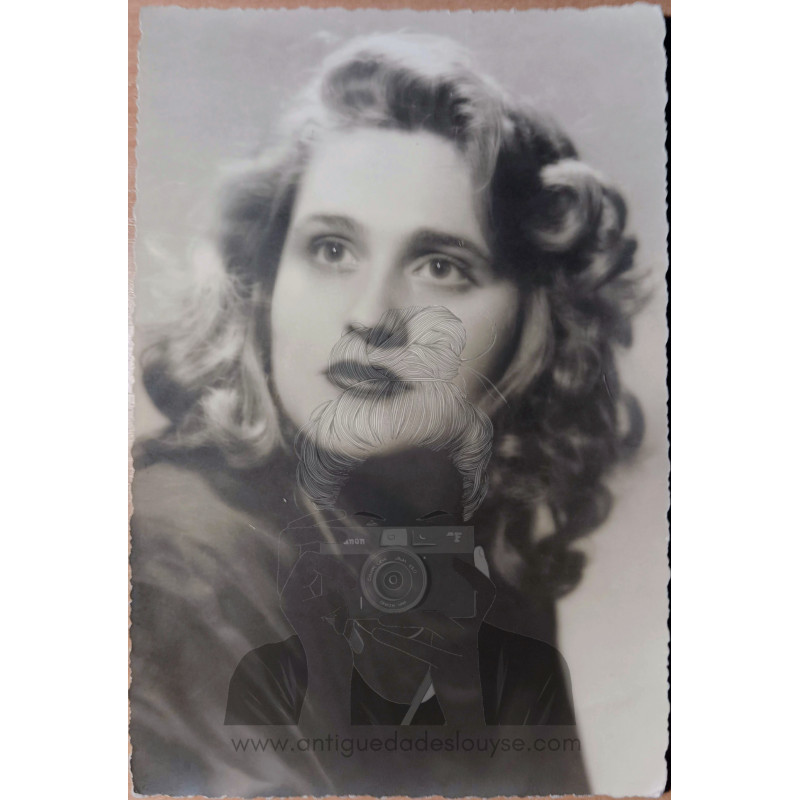 FOTOGRAFÍA MUJER JOVEN.