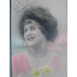 FOTO-POSTAL DE DAMA EN 1919