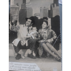 FOTO-POSTAL PAREJA CON NIÑO