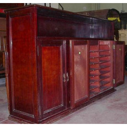 MUEBLE ANTIGUO MADERA  CON COMPARTIMENTOS
