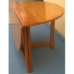 MESA CIRCULAR DE MADERA