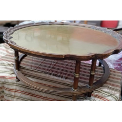 MESA CIRCULAR CON OCHO APOYOS.