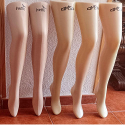 MOLDES DE PIERNAS FEMENINAS...
