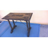 MESA ANTIGUA CON EFIGIES