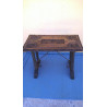 MESA ANTIGUA CON EFIGIES