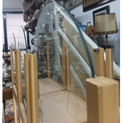 TRES EXPOSITORES UNIDOS EN MADERA Y CRISTAL