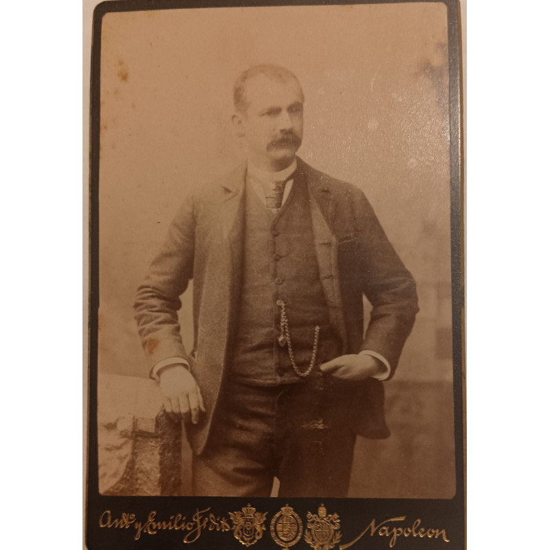 GRAN FOTOGRAFÍA S. XIX CABALLERO CON  ATUENDO ÉPOCA. ESTUDIOS. NAPOLEÓN.