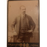 GRAN FOTOGRAFÍA S. XIX CABALLERO CON  ATUENDO ÉPOCA. ESTUDIOS. NAPOLEÓN.
