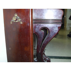 PRECIOSO PIANO  MODERNISTA FECHADO AÑO 1900. ADORNOS EN BRONCE ORIGINAL