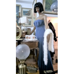 MANIQUÍ CON PEANA