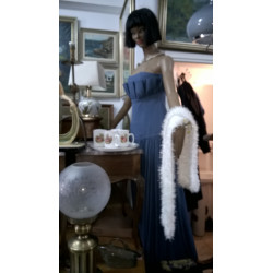 MANIQUÍ CON PEANA