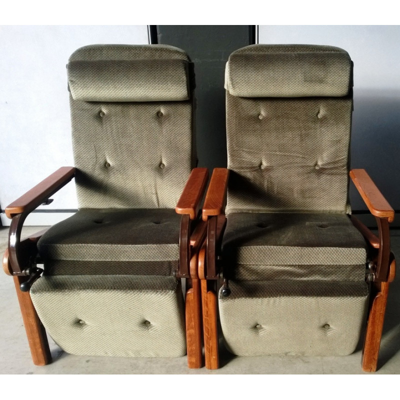 SILLONES MECANICOS DE RELAJACIÓN, CINCO UNIDADES. PUEDEN VENDERSE POR CADA UNIDAD (150 €)