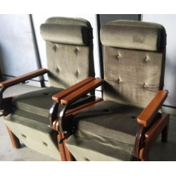 SILLONES MECANICOS DE RELAJACIÓN, CINCO UNIDADES. PUEDEN VENDERSE POR CADA UNIDAD  (150 €)