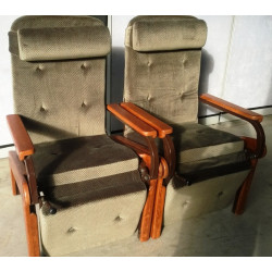 SILLONES MECANICOS DE RELAJACIÓN, CINCO UNIDADES. PUEDEN VENDERSE POR CADA UNIDAD  (150 €)