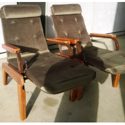 SILLONES MECANICOS DE RELAJACIÓN, CINCO UNIDADES. PUEDEN VENDERSE POR CADA UNIDAD  (150 €)