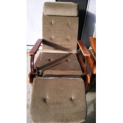 SILLONES MECANICOS DE RELAJACIÓN, CINCO UNIDADES. PUEDEN VENDERSE POR CADA UNIDAD  (150 €)