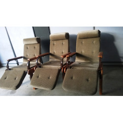 SILLONES MECANICOS DE RELAJACIÓN, CINCO UNIDADES. PUEDEN VENDERSE POR CADA UNIDAD  (150 €)